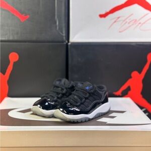 Jordan 11 Low Space Jam 7C